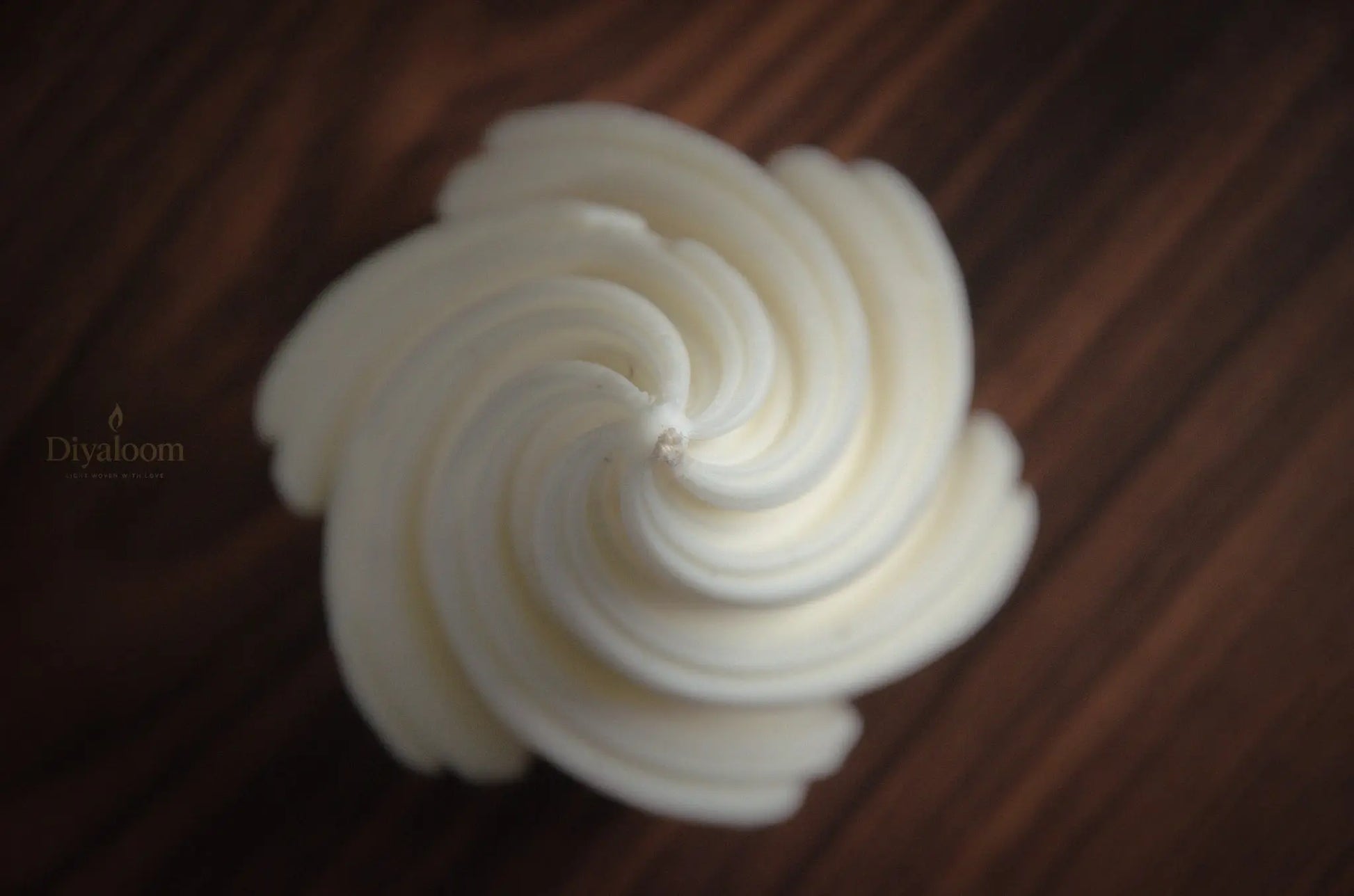 Twisted Swirl Sculptural Candle – Mauve Diyaloom