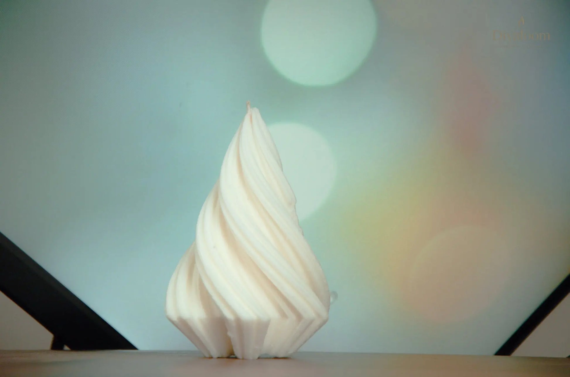 Twisted Swirl Sculptural Candle – Mauve Diyaloom