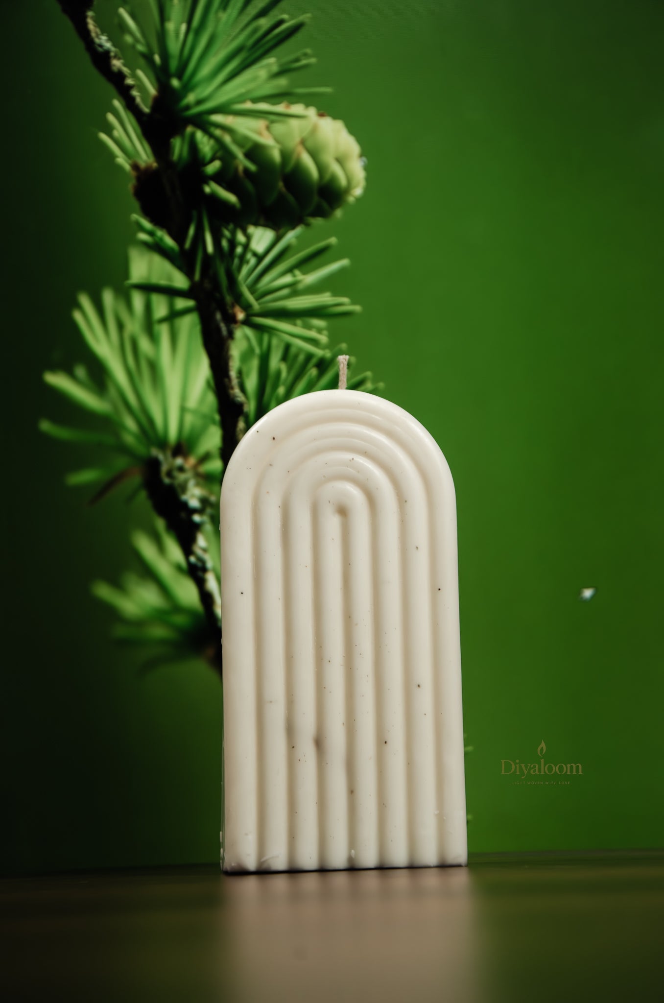 The Arch – Ribbed Soy Wax Candle Diyaloom
